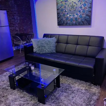 Central Harlem Oasis- Led House Apartment